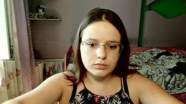 Snapshot of RoseLyyn chatting on July 1, 2026, 12:51 pm RoseLyyn online show from July 1, 2026, 12:51 pm