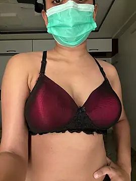 nudemee online show from July 4, 2026, 9:48 am
