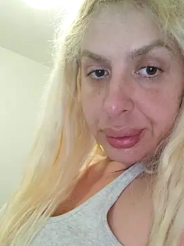 Itsonlyroxy online show from July 1, 2026, 9:36 pm
