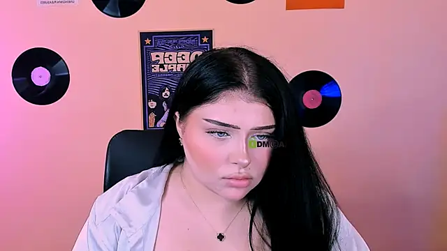 amanda striking online show from July 5, 2026, 9:05 am
