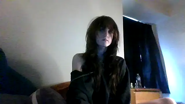 Yourlittlefoxie online show from July 2, 2026, 9:43 pm