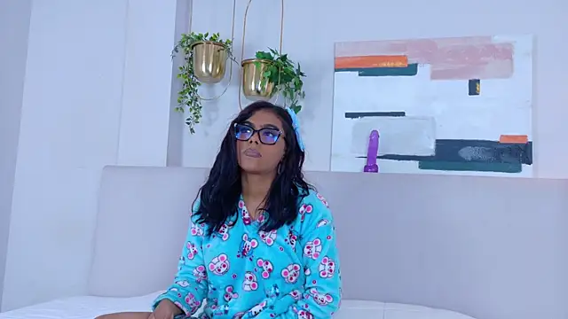 MikaellaFoxx online show from August 4, 2026, 3:21 am