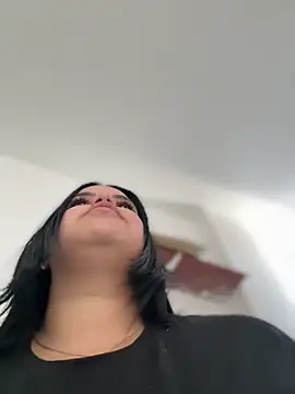 AliceStarshine online show from October 18, 2025, 5:46 pm