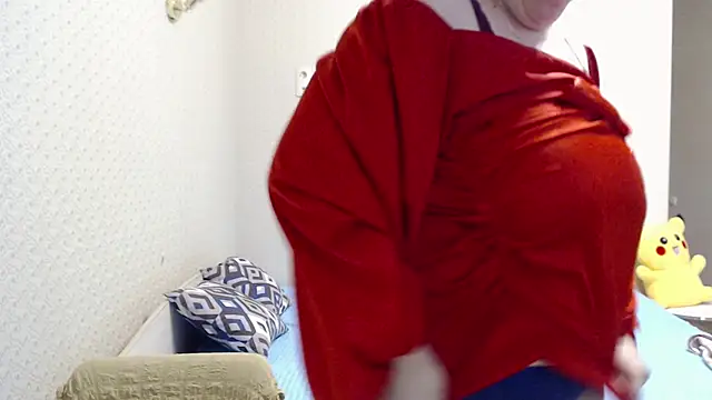 girlshyyy online show from July 10, 2026, 7:01 am