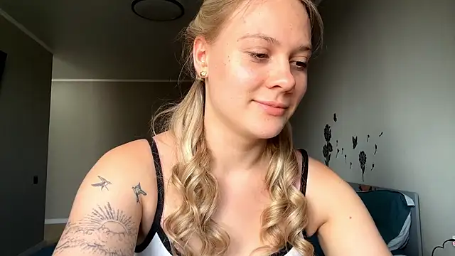 Snapshot of Stefany_Bloserful chatting on July 6, 2026, 2:14 pm Stefany Bloserful online show from July 6, 2026, 2:14 pm
