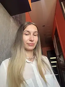 Amanda Spicy online show from July 8, 2026, 6:18 am