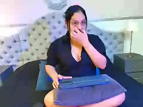 Snapshot of MariaBelenX chatting on July 15, 2026, 12:10 pm MariaBelenX online show from July 15, 2026, 12:10 pm