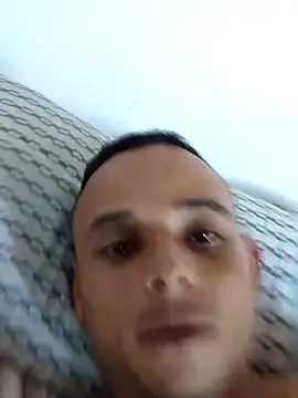 davidflz95 online show from July 21, 2026, 6:10 pm