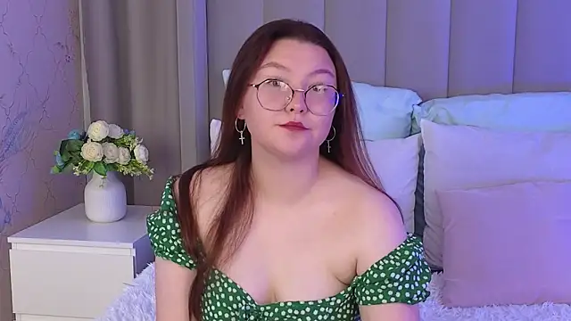 SophiaaBelle online show from July 9, 2026, 3:32 am