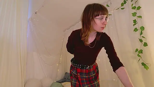Snapshot of Naomi_Evermore chatting on July 14, 2026, 5:45 am Naomi Evermore online show from July 14, 2026, 5:45 am