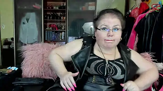 Snapshot of KaryQueen chatting on February 13, 2025, 4:11 am KaryQueen online show from February 13, 2025, 4:11 am