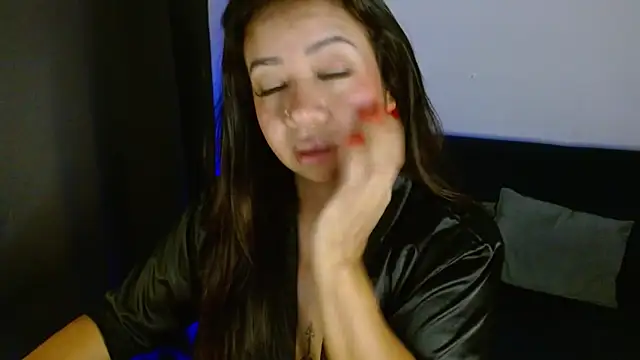 lispetite online show from November 28, 2025, 6:49 am