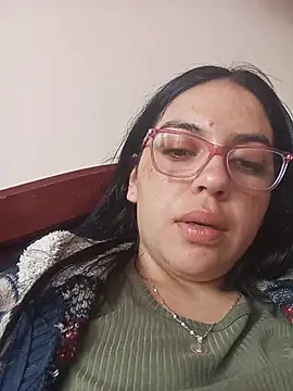 Julietitamor online show from July 14, 2026, 5:51 pm
