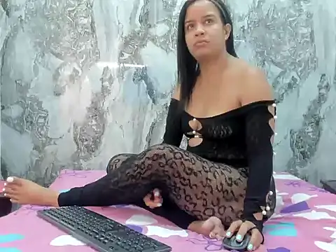 ariablade online show from July 14, 2026, 8:58 pm