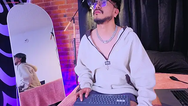 Zayn Bellmont online show from July 14, 2026, 1:41 am