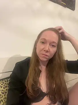 Snapshot of EmmaaFit chatting on July 14, 2026, 5:18 pm EmmaaFit online show from July 14, 2026, 5:18 pm