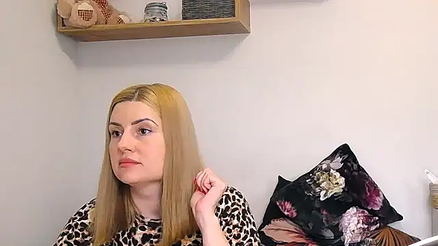 alisenties online show from April 8, 2026, 3:45 pm