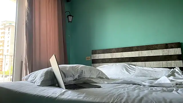 kleopatri  online show from July 22, 2026, 7:33 am
