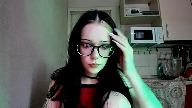 Honey Mollyy online show from July 14, 2026, 7:46 am