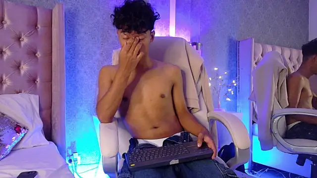 Adam Foxxx online show from July 21, 2026, 5:32 am