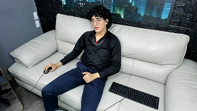 ElliotNoir online show from July 15, 2026, 6:35 pm