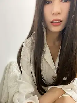 Emmaly999 online show from July 22, 2026, 12:30 pm