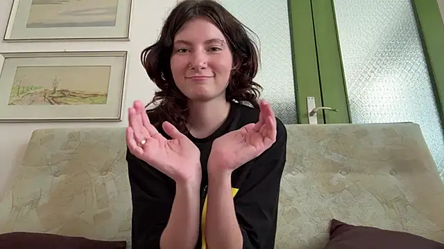 AftonRoyle online show from July 17, 2026, 4:01 pm