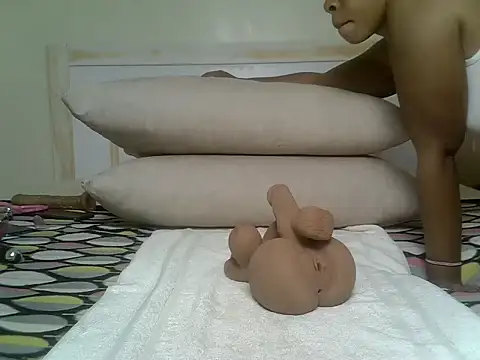 tastyzuri online show from August 5, 2026, 3:53 am