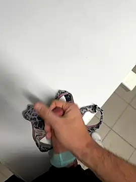 Snapshot of swissboy22 chatting on October 18, 2025, 12:28 pm swissboy22 online show from October 18, 2025, 12:28 pm