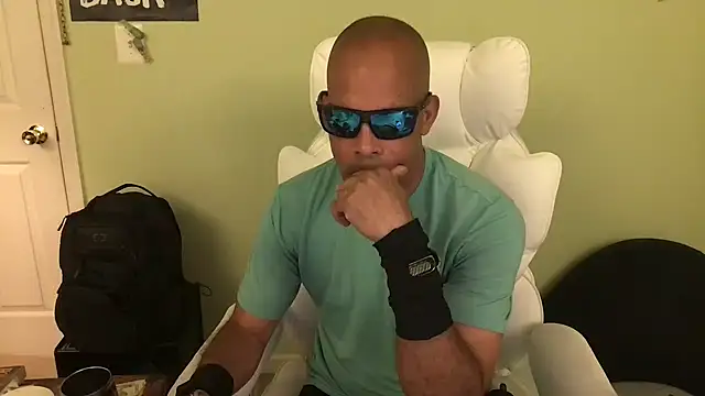 Snapshot of Roman_Sebastian chatting on July 20, 2026, 1:42 am Roman Sebastian online show from July 20, 2026, 1:42 am