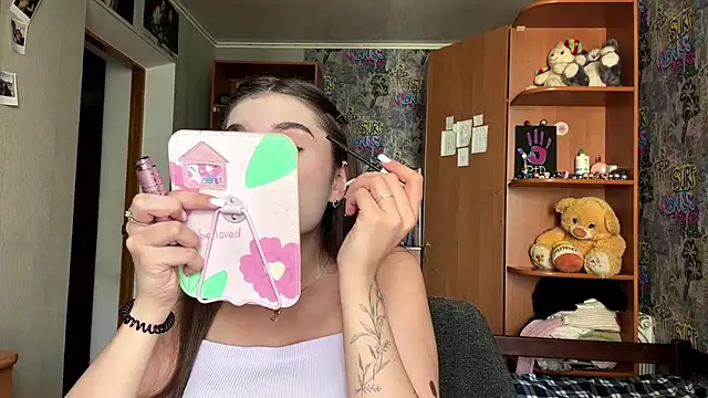 KittyNoSkirty online show from July 22, 2026, 10:29 am