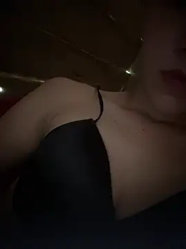Jully-love online show from July 21, 2026, 9:11 am