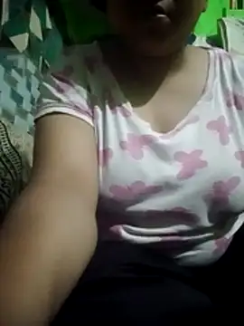 Snapshot of its_neeru chatting on July 25, 2026, 5:54 pm its neeru online show from July 25, 2026, 5:54 pm