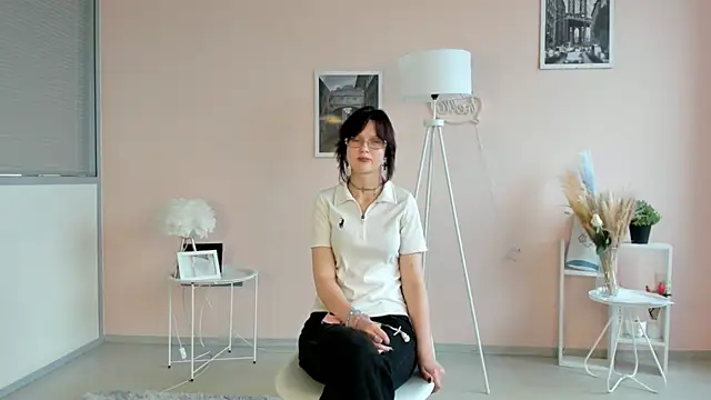 MelaniSebastiano online show from July 24, 2026, 6:44 am