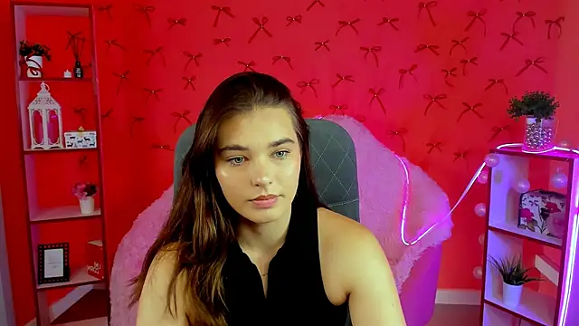 KristinaFairfax online show from July 24, 2026, 10:24 am