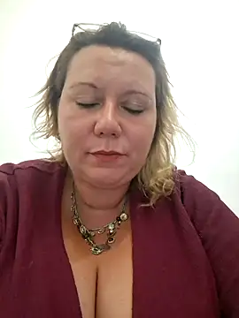 pulpeuselulu online show from July 23, 2026, 6:06 pm