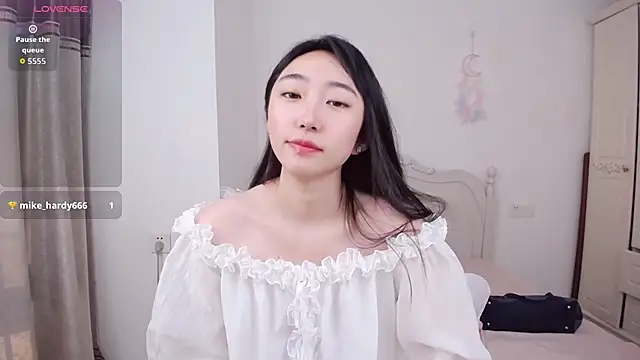 VeronicaDaugherty online show from July 26, 2026, 10:33 am