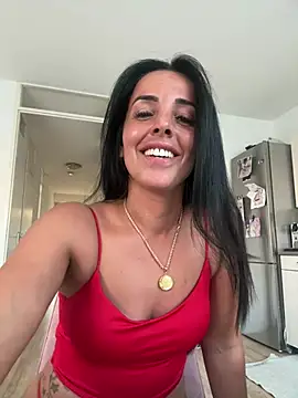 diamantje32 online show from July 25, 2026, 6:38 pm