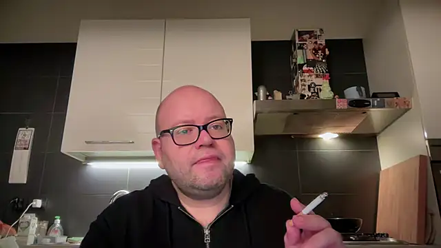 Snapshot of theitalianbear chatting on February 6, 2025, 4:53 am theitalianbear online show from February 6, 2025, 4:53 am