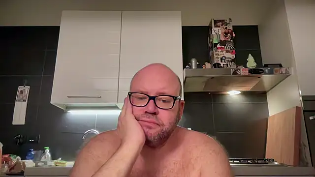 Snapshot of theitalianbear chatting on September 13, 2025, 11:04 pm theitalianbear online show from September 13, 2025, 11:04 pm