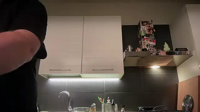 theitalianbear online show from November 6, 2025, 4:13 am