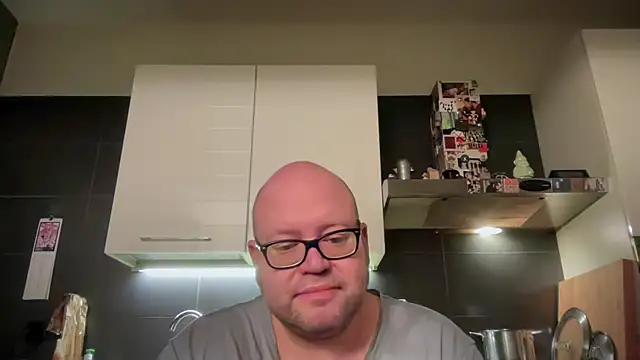 theitalianbear online show from April 29, 2026, 12:48 am