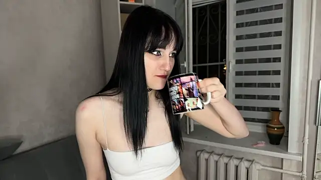 H0lyM0ly online show from July 28, 2026, 7:39 pm