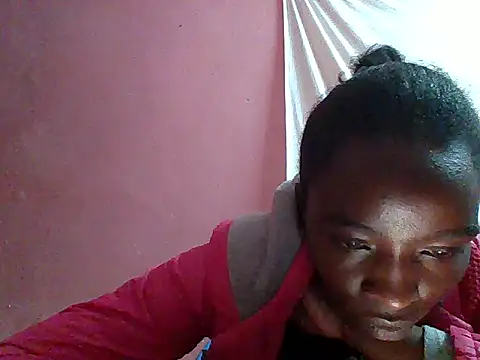 Snapshot of LunaGlower chatting on August 6, 2026, 3:25 pm LunaGlower online show from August 6, 2026, 3:25 pm