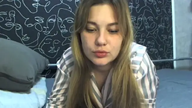 AliseXwex online show from August 3, 2026, 10:35 pm