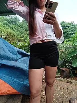 Snapshot of Vera- chatting on July 29, 2026, 6:44 am Vera- online show from July 29, 2026, 6:44 am