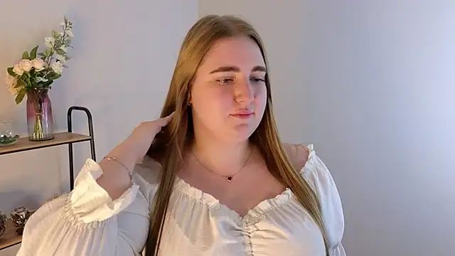 HaileyClifford online show from August 6, 2026, 10:17 am