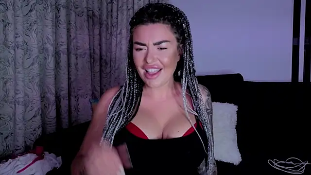 SiennaLove888 online show from August 5, 2026, 9:06 pm