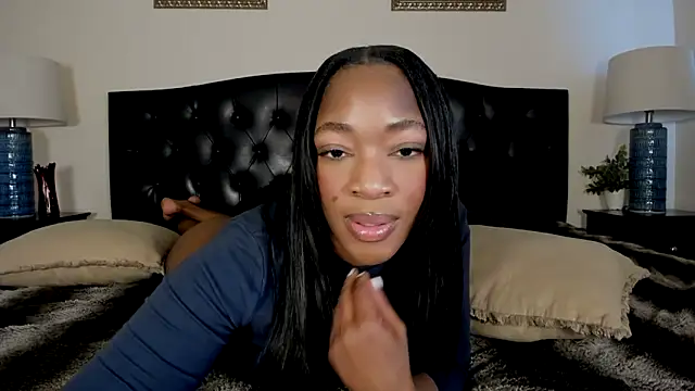 nicolesolace online show from March 17, 2026, 9:18 pm