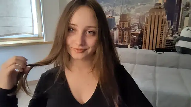 EvaSoShy online show from August 3, 2026, 9:04 am